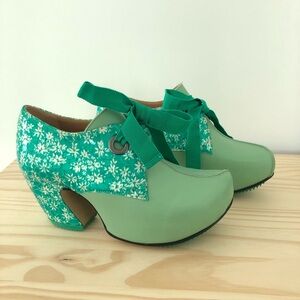 Fluevog Prepare Pledge Lace-Up Platform Heels